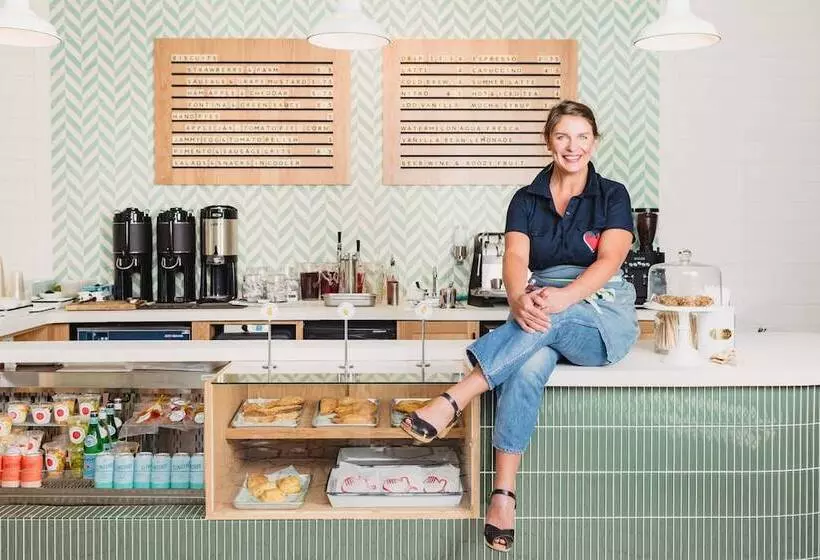 هتل The Lindy Renaissance Charleston