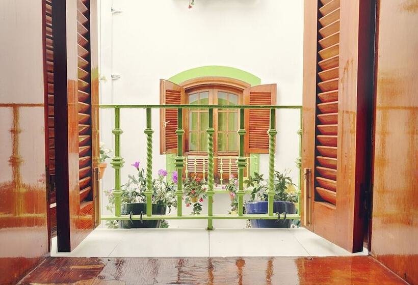 Charming Nerja Hostel