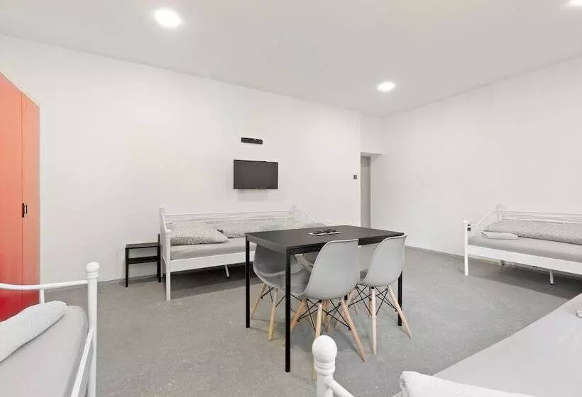 Hostel Na šalamouně