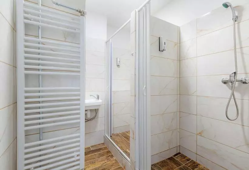 Hostel Na šalamouně