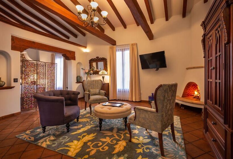 هتل Boutique Casa Colorada