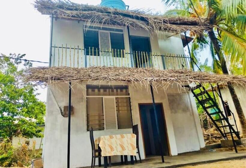 בית מלון כפרי Hiriketiya Orchid Villa