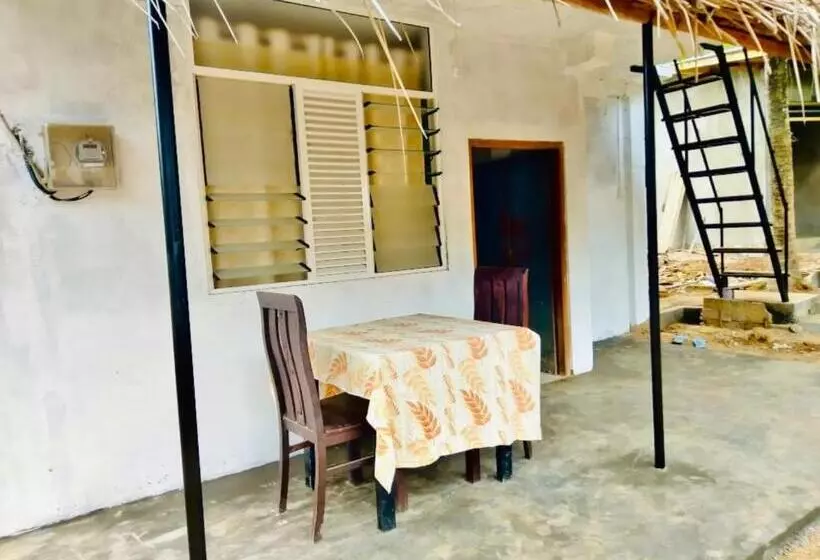 Hotelli Hiriketiya Orchid Villa