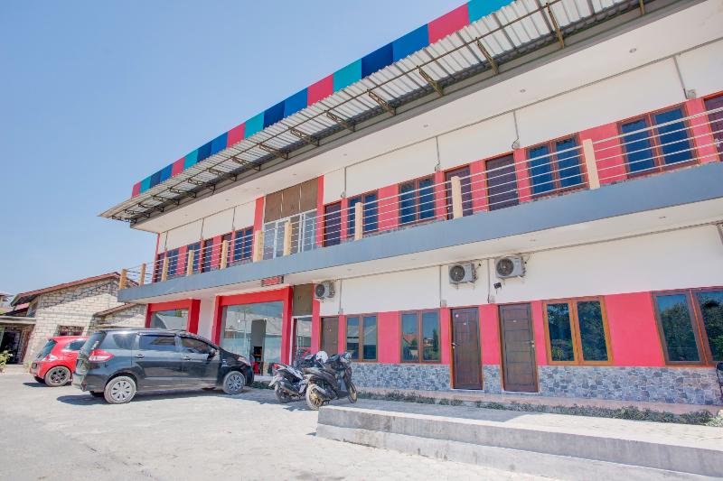 호텔 Oyo 2965 Silvia Homestay