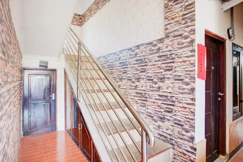 ホテル Oyo 2965 Silvia Homestay
