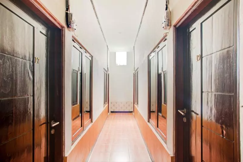 ホテル Oyo 2965 Silvia Homestay