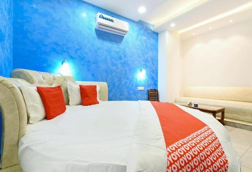 호텔 Oyo 63109 Royal King