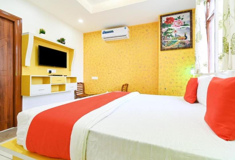 호텔 Oyo 63109 Royal King