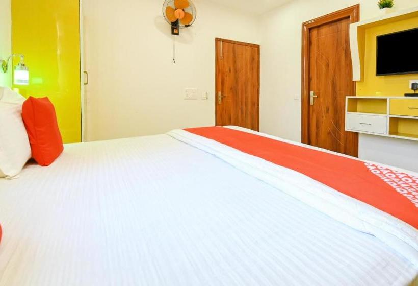 호텔 Oyo 63109 Royal King