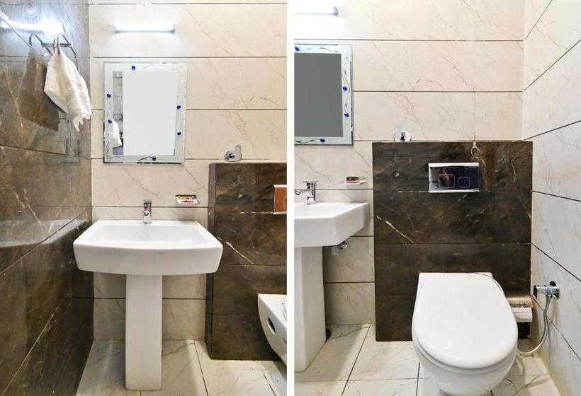 호텔 Oyo 63109 Royal King