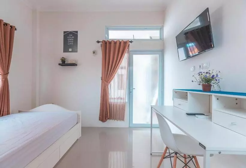Hotelli Oyo Life 2658 Kost Rasyamada