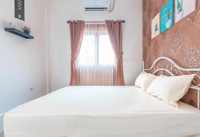Otel Oyo Life 2658 Kost Rasyamada