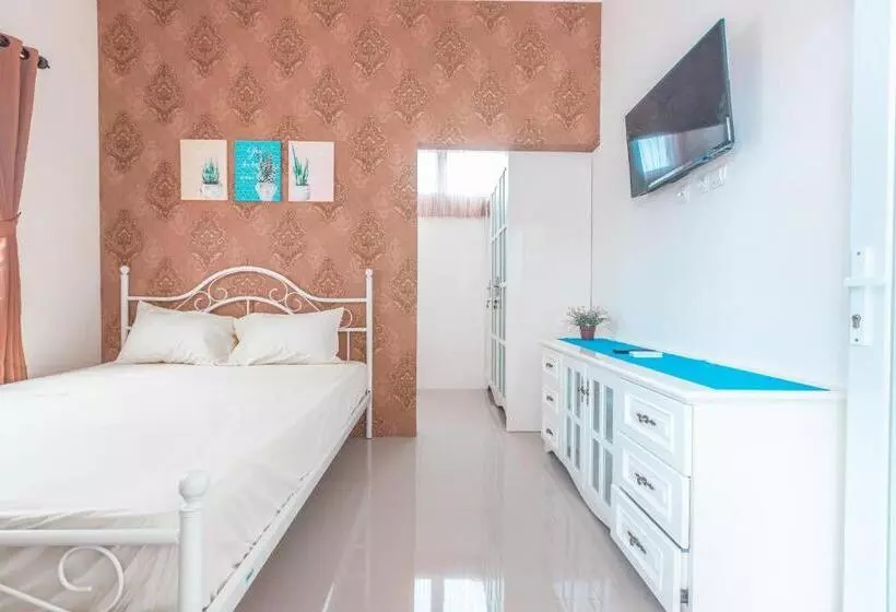 Hotelli Oyo Life 2658 Kost Rasyamada