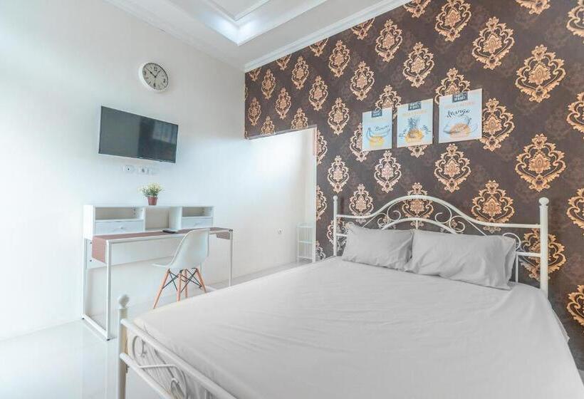 Otel Oyo Life 2658 Kost Rasyamada