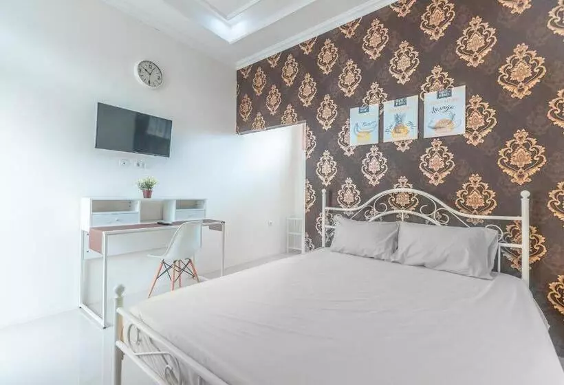 Hotelli Oyo Life 2658 Kost Rasyamada