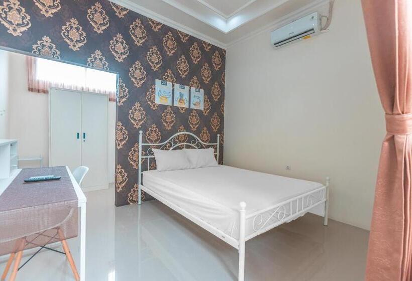 Otel Oyo Life 2658 Kost Rasyamada
