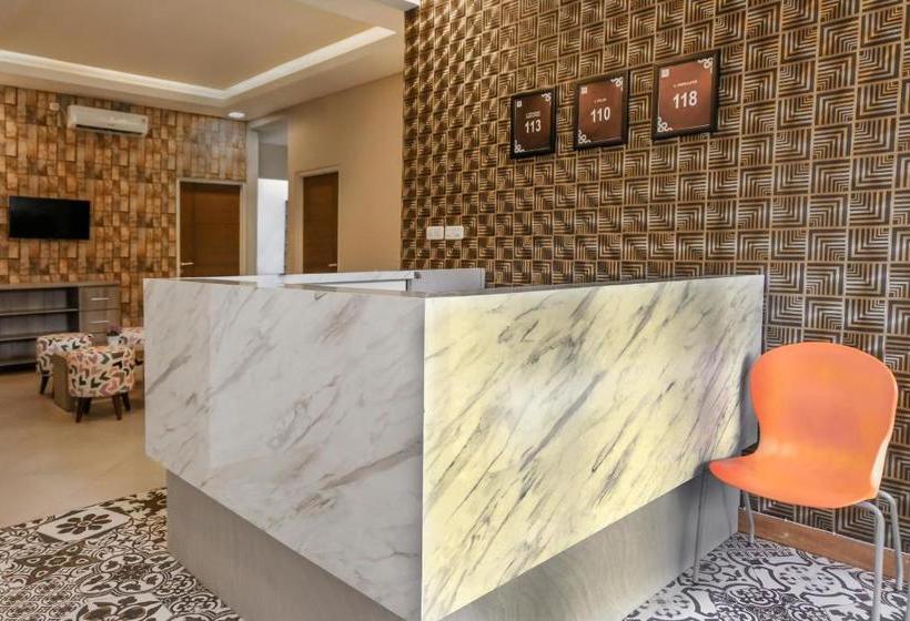 فندق Oyo Life 3237 J250 Ladies Boarding House