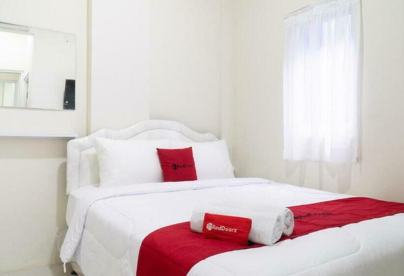 בית מלון כפרי Reddoorz @ Garden Boulevard Citra Raya Tangerang