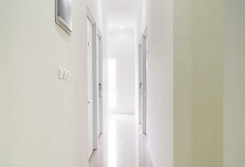 בית מלון כפרי Reddoorz @ Garden Boulevard Citra Raya Tangerang