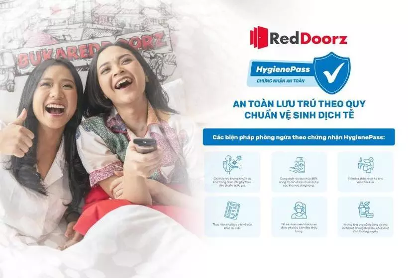 هتل Reddoorz Plus Near Tan Son Nhat Airport 3