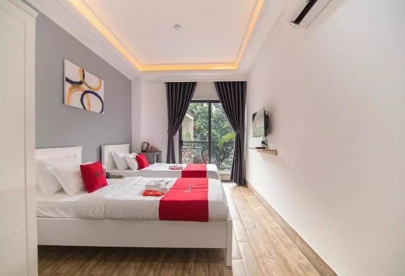 هتل Reddoorz Plus Near Tan Son Nhat Airport 3