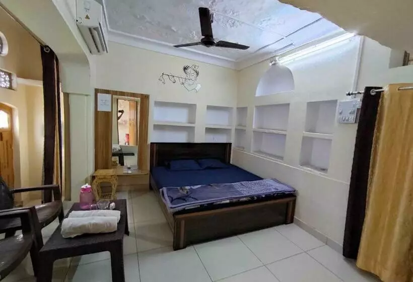 ペンション O Ambika Guest House