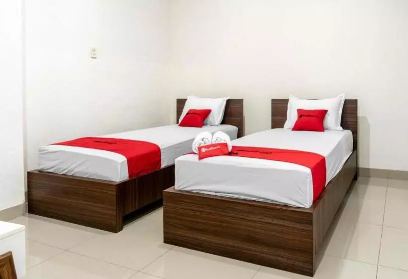 ペンション Reddoorz Syariah Near Stadion Teladan Medan