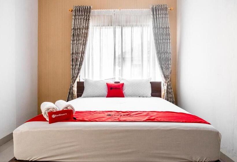פנסיון Reddoorz Syariah Near Stadion Teladan Medan