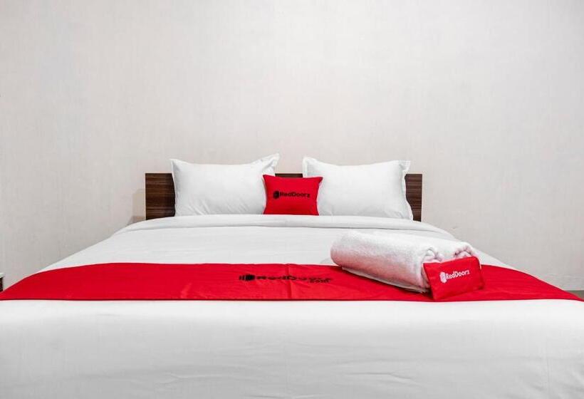 פנסיון Reddoorz Syariah Near Stadion Teladan Medan