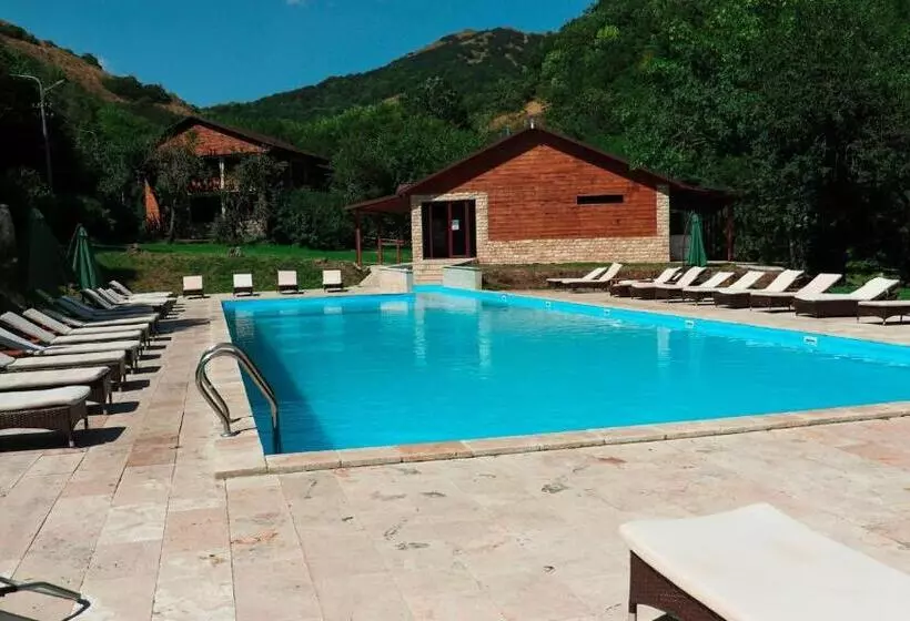 Apricot Aghveran Resort