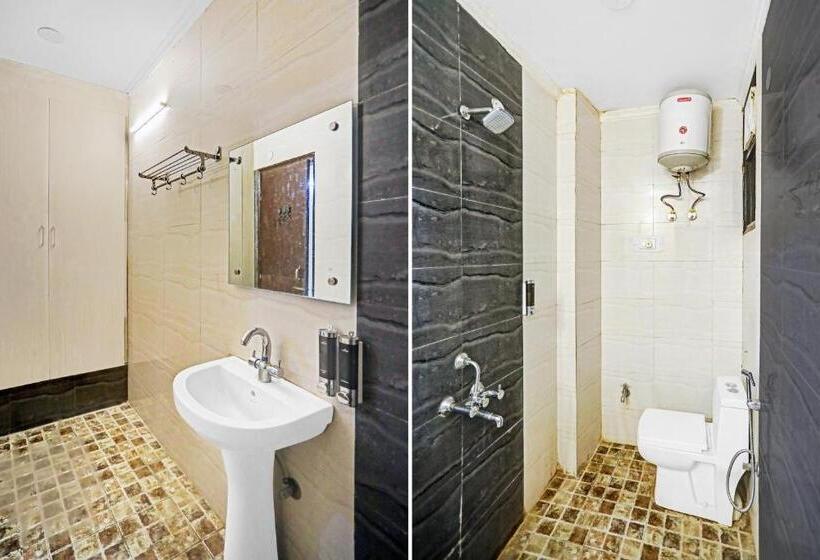 בית מלון כפרי Super Collection O Agniv Residency Near Saket Metro