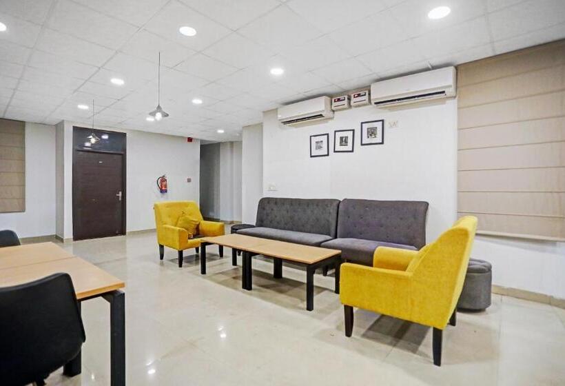 בית מלון כפרי Super Collection O Agniv Residency Near Saket Metro