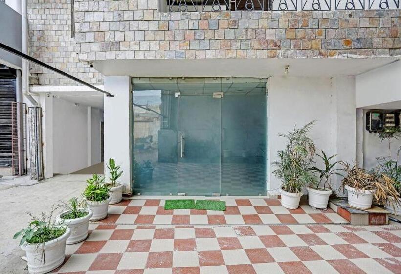 בית מלון כפרי Super Collection O Agniv Residency Near Saket Metro