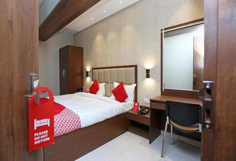 Отель Oyo 18890  City Inn