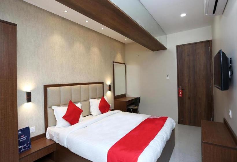 Отель Oyo 18890  City Inn