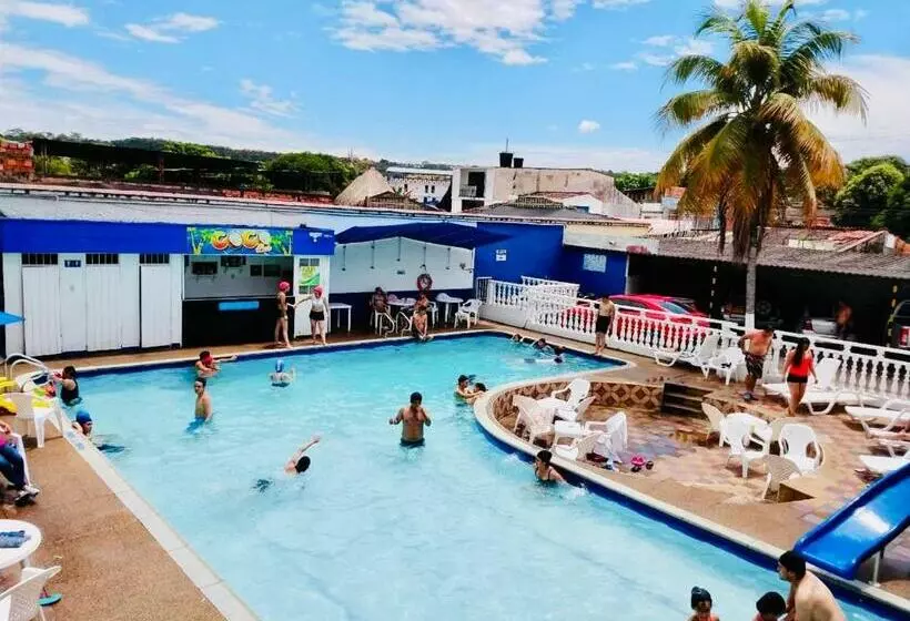 Hotelli San Nicolás Plaza