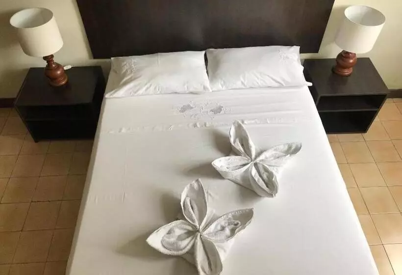 Hotelli San Nicolás Plaza