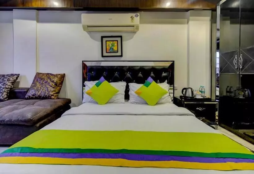 ホテル Treebo Soho Newtown