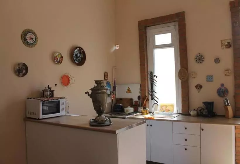 پانسیون L House