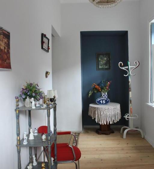 پانسیون L House