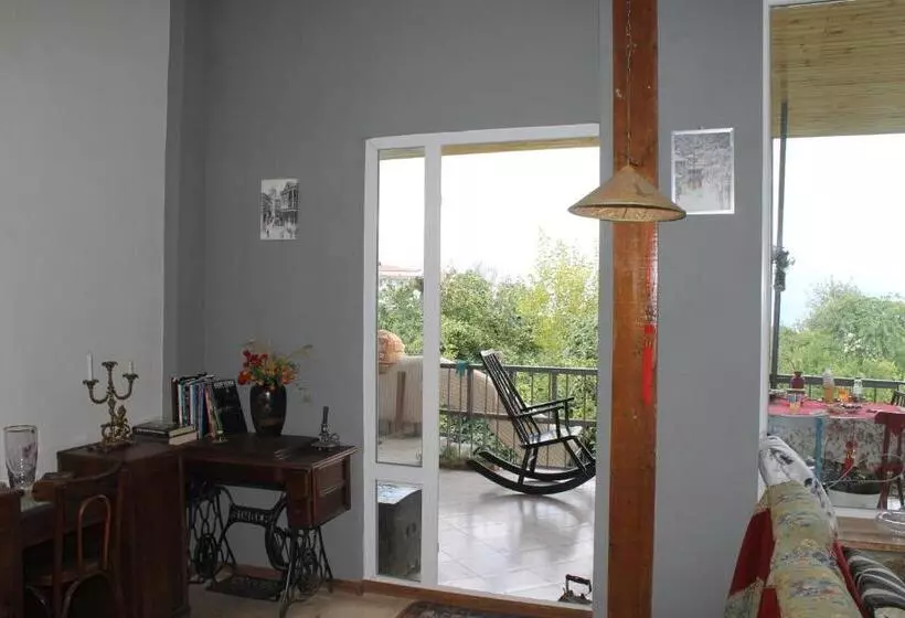 پانسیون L House