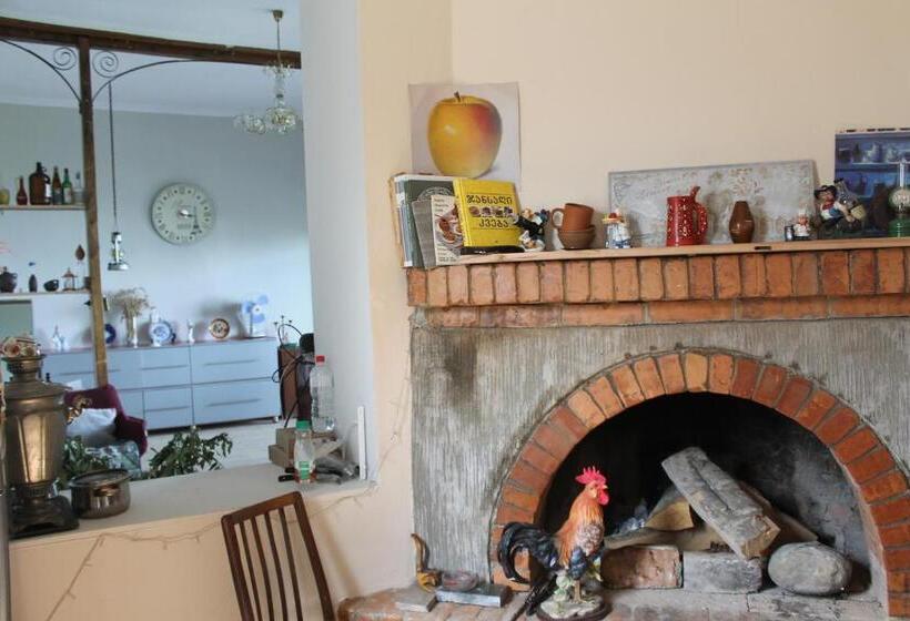 پانسیون L House