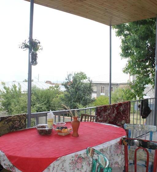 پانسیون L House