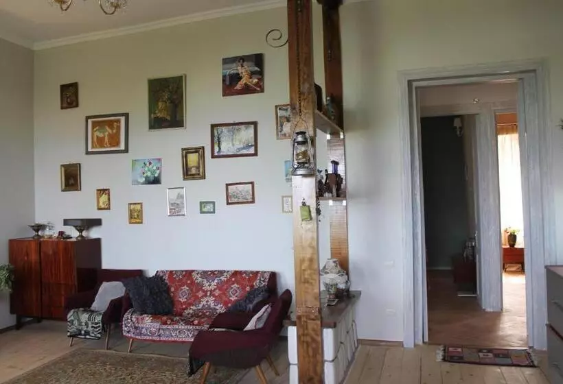 پانسیون L House