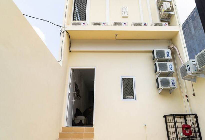 بنسيون Reddoorz Near Tarumanagara University