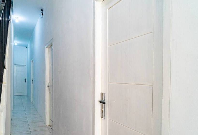 بنسيون Reddoorz Near Tarumanagara University