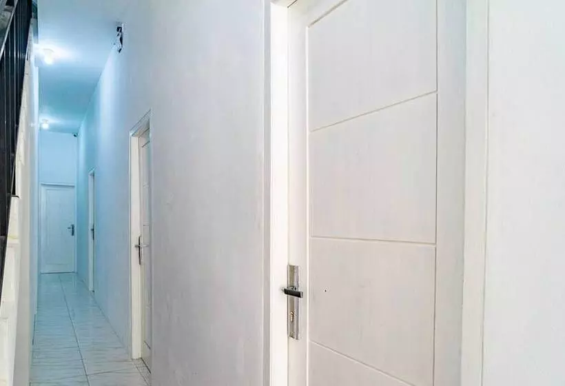 ペンション Reddoorz Near Tarumanagara University