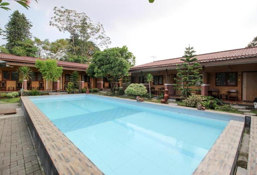 Pension Reddoorz Plus @ Jalan Damai 2