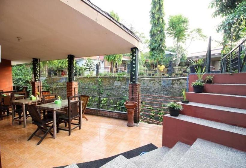 Pension Reddoorz Plus @ Jalan Damai 2