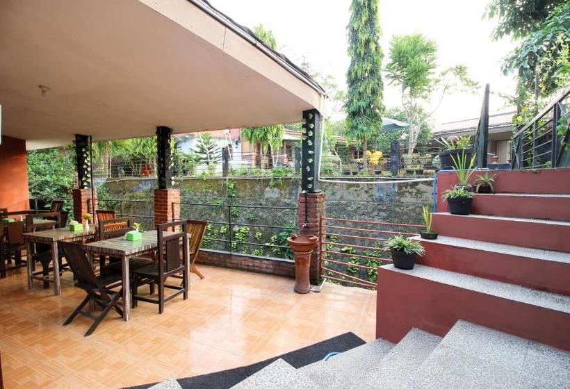 Pension Reddoorz Plus @ Jalan Damai 2